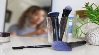 CBD Oil's Benefits for Skin: Ant-Inflammatory, Anti-Aging, Moisturizing